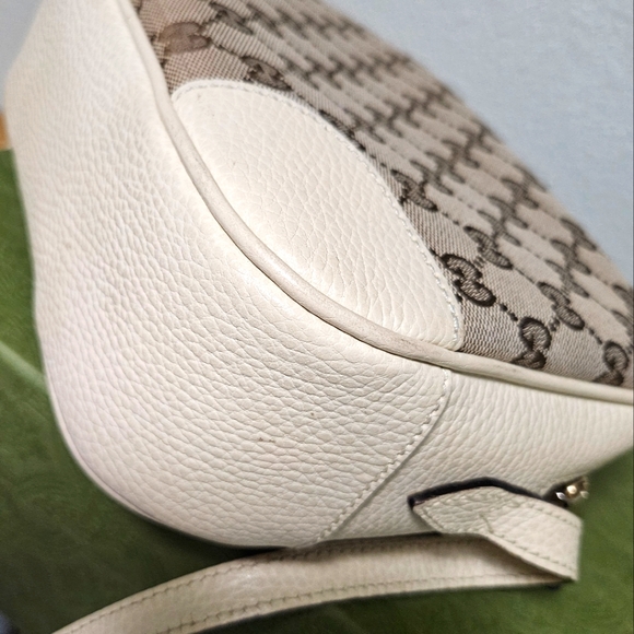 🐝 SOLD🐝 Gucci Bree Supreme Crossbody Bag Ivory - Picture 6 of 11